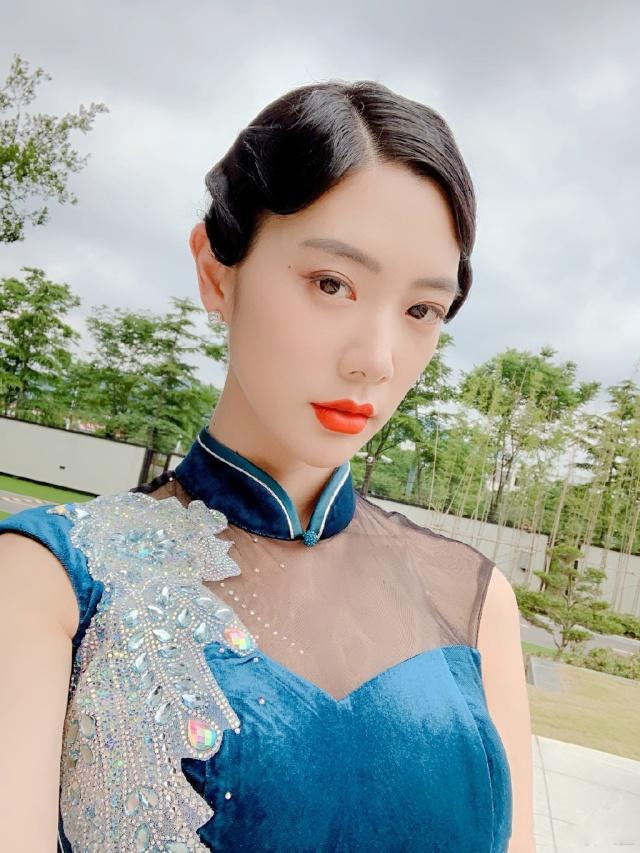 成人视频 热门2